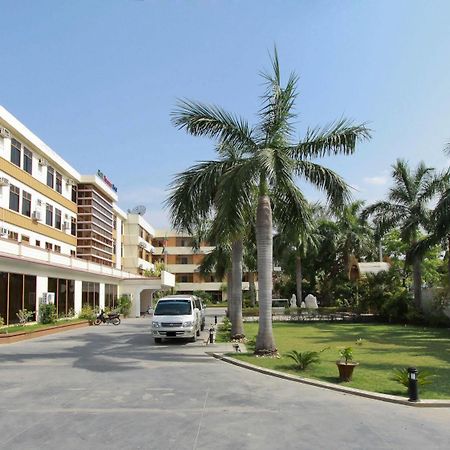 Nadi Myanmar Hotel Mandalay Exterior photo