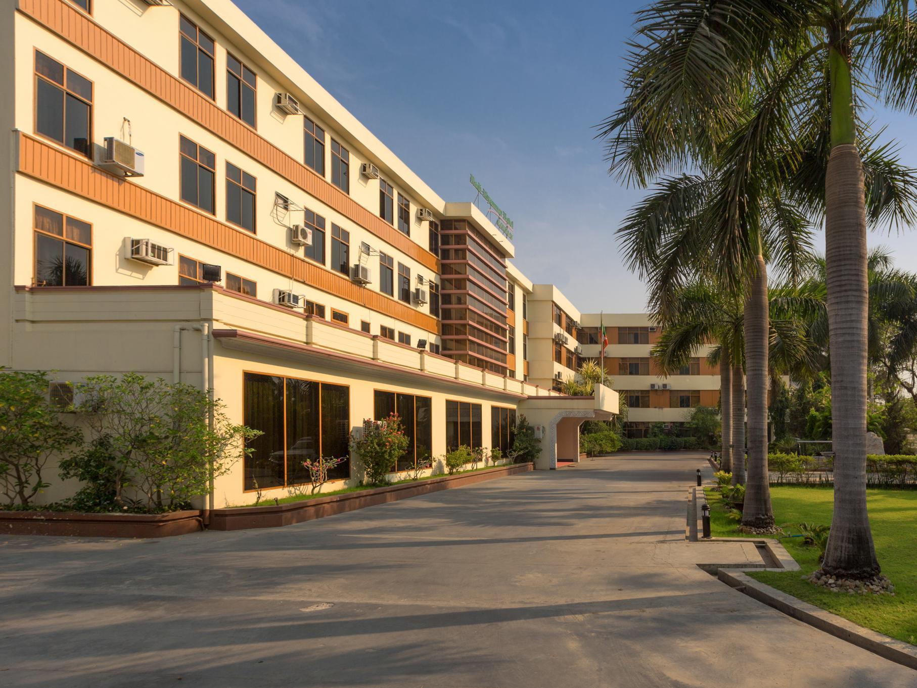 Nadi Myanmar Hotel Mandalay Exterior photo